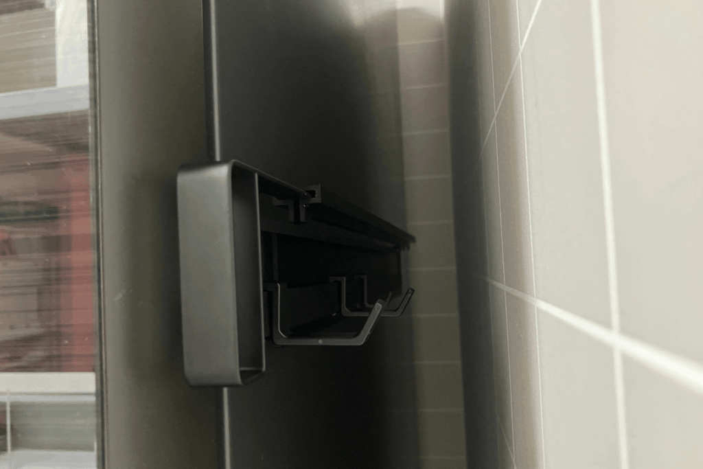 『マグネット冷蔵庫横隠せるスライドフック』の使い方