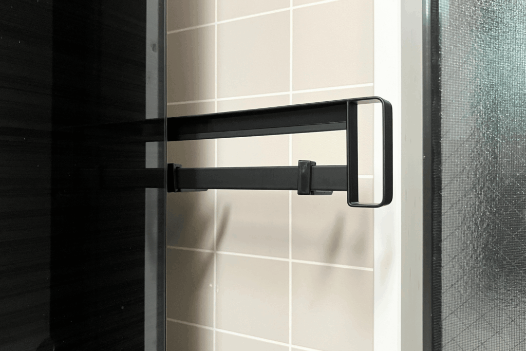 『マグネット冷蔵庫横隠せるスライドフック』の使い方