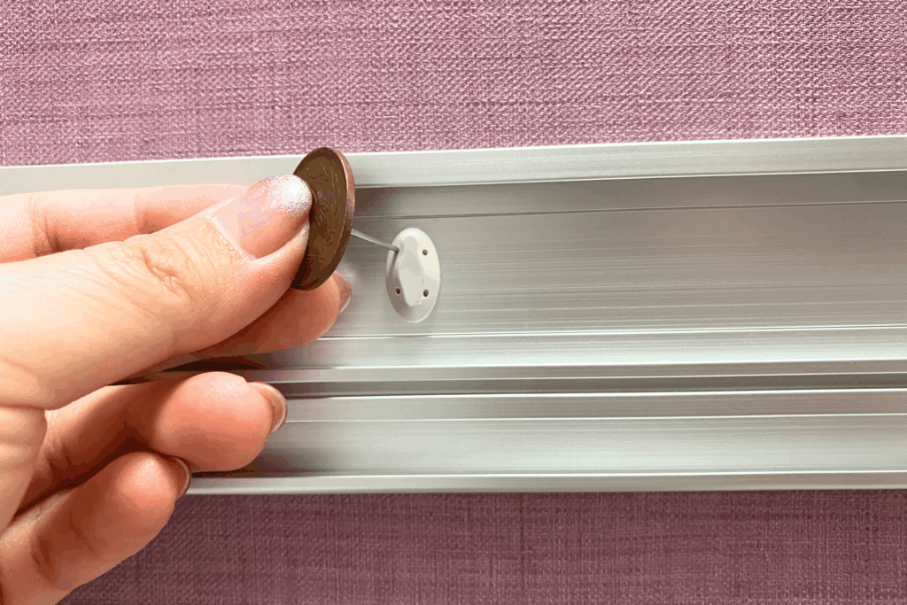 『ウォールメイツ　ハンギングレール』の取り付け方