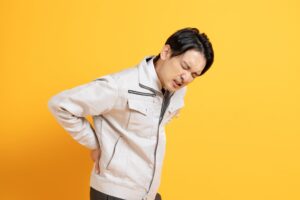 【製造業】工場での腰痛対策5選！必要性や効果を高めるポイントとは？
