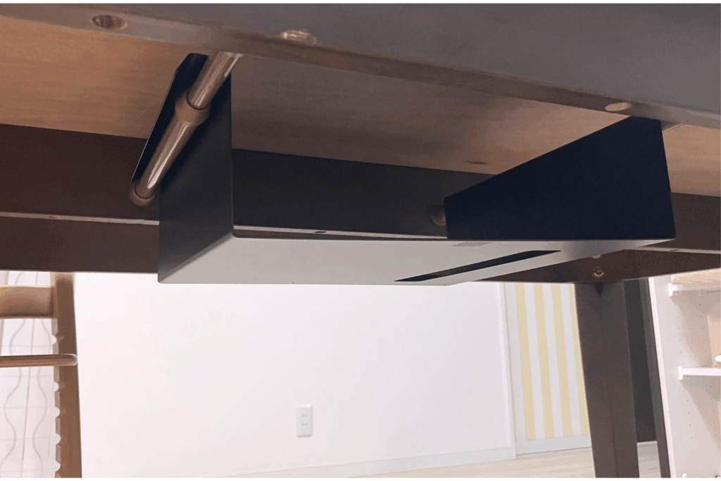 『テーブル下つっぱり棒用収納ラック』の取り付け方