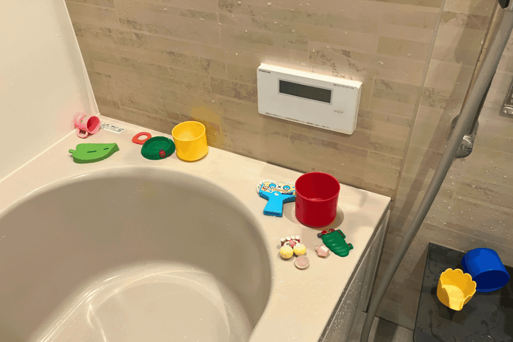 BEFORE：不衛生なうえ、掃除の邪魔になる……