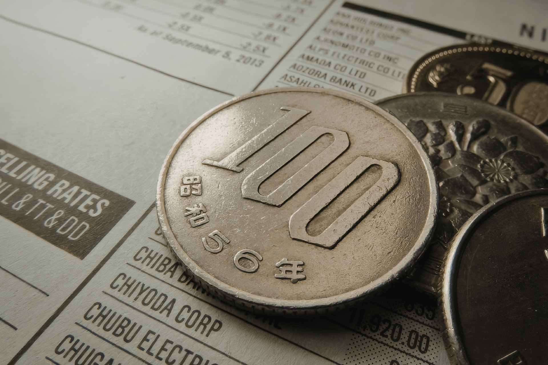 100均・ニトリで揃うキッチン上の棚の収納グッズ3選