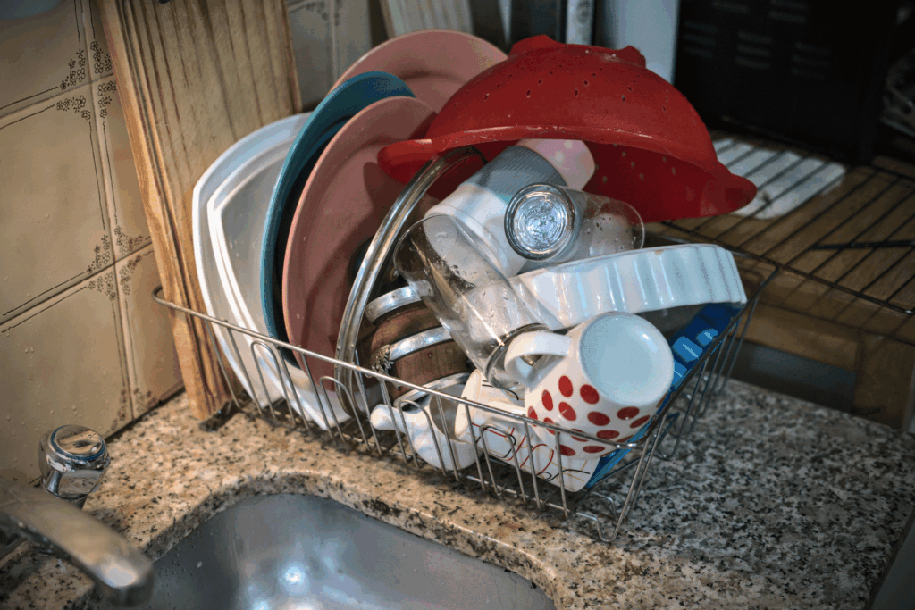 食器が増えすぎたら手放すタイミングを知る