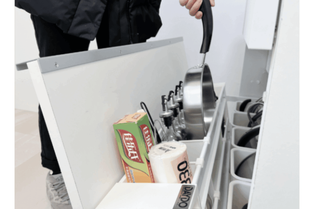 引き出しタイプ：チルトオープンで使いやすさを最大化