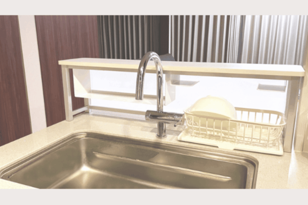 シンク周り全体も一緒に整えて清潔感をアップさせる