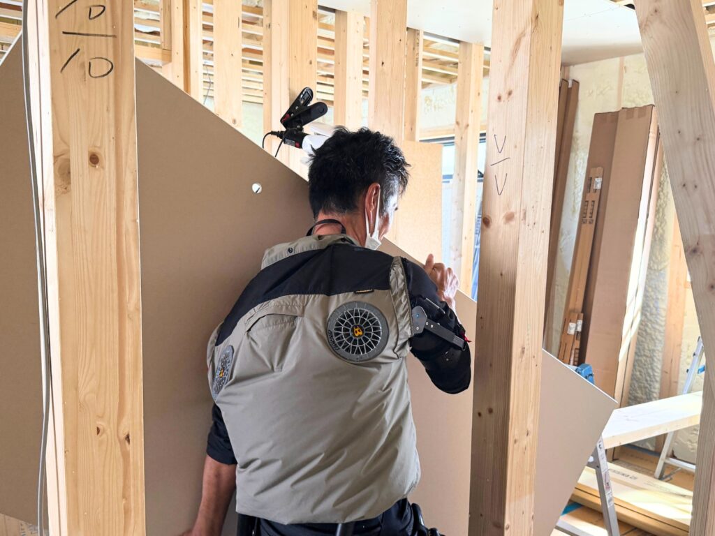 石膏ボード運搬作業